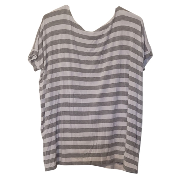 Piko 1988 Gray and White Boxy Short Sleeve Tee - Picture 1 of 4